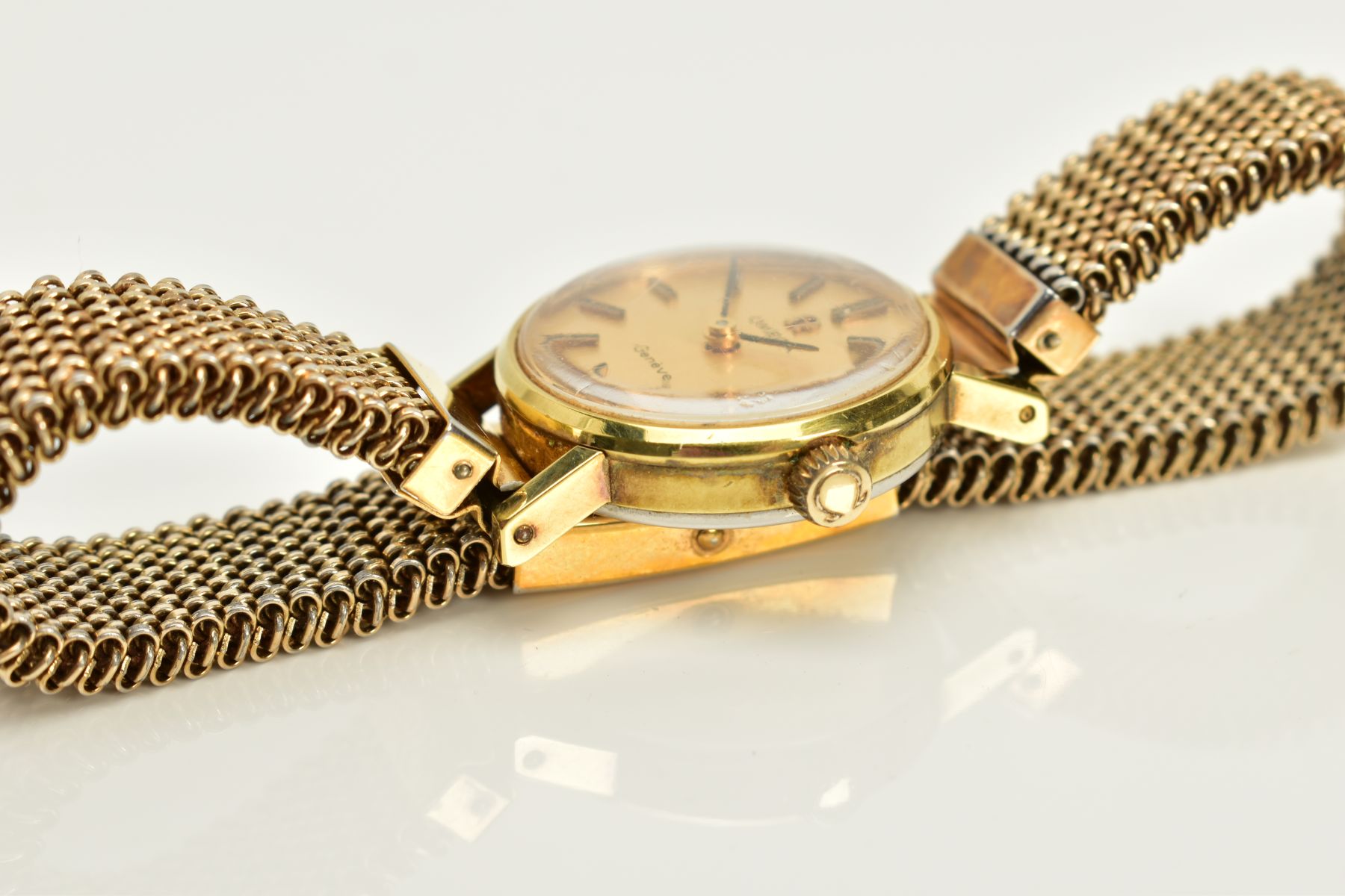 A LADIES GOLD PLATED OMEGA WRISTWATCH, champagne dial, baton markers, dial signed Omega Geneva, - Image 4 of 5