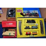 A BOXED HORNBY DUBLO TANK GOODS TRAIN SET, No 2016, comprising Class N2 0-6-2 tank locomotive, No.