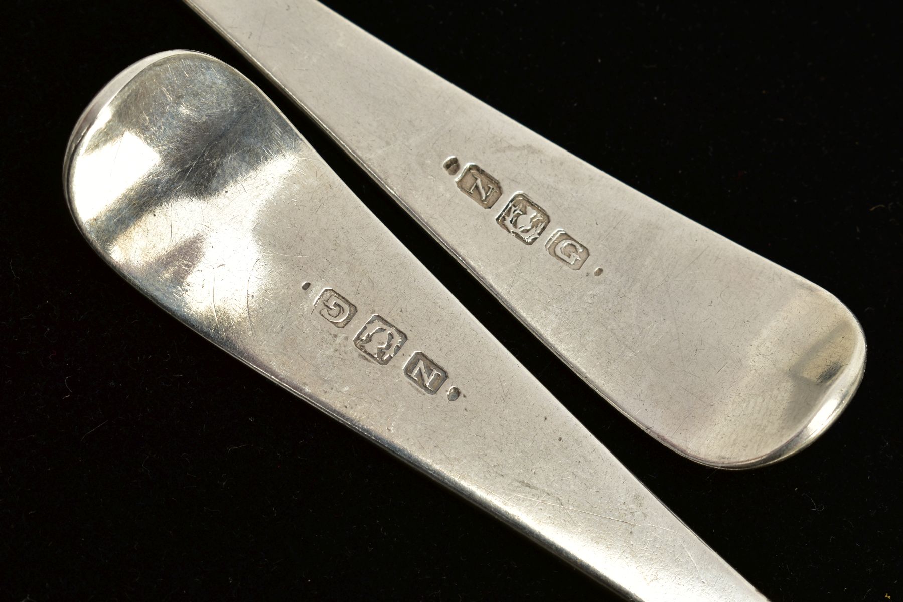 A PAIR OF PROVINCIAL SCOTTISH SILVER TABLESPOONS, plain polished spoons with engraved initials to - Bild 4 aus 4