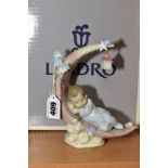 A BOXED LLADRO FIGURE 'HEAVENLY SLUMBER', No. 6479, designed by Antonio Ramos, height 17.5cm