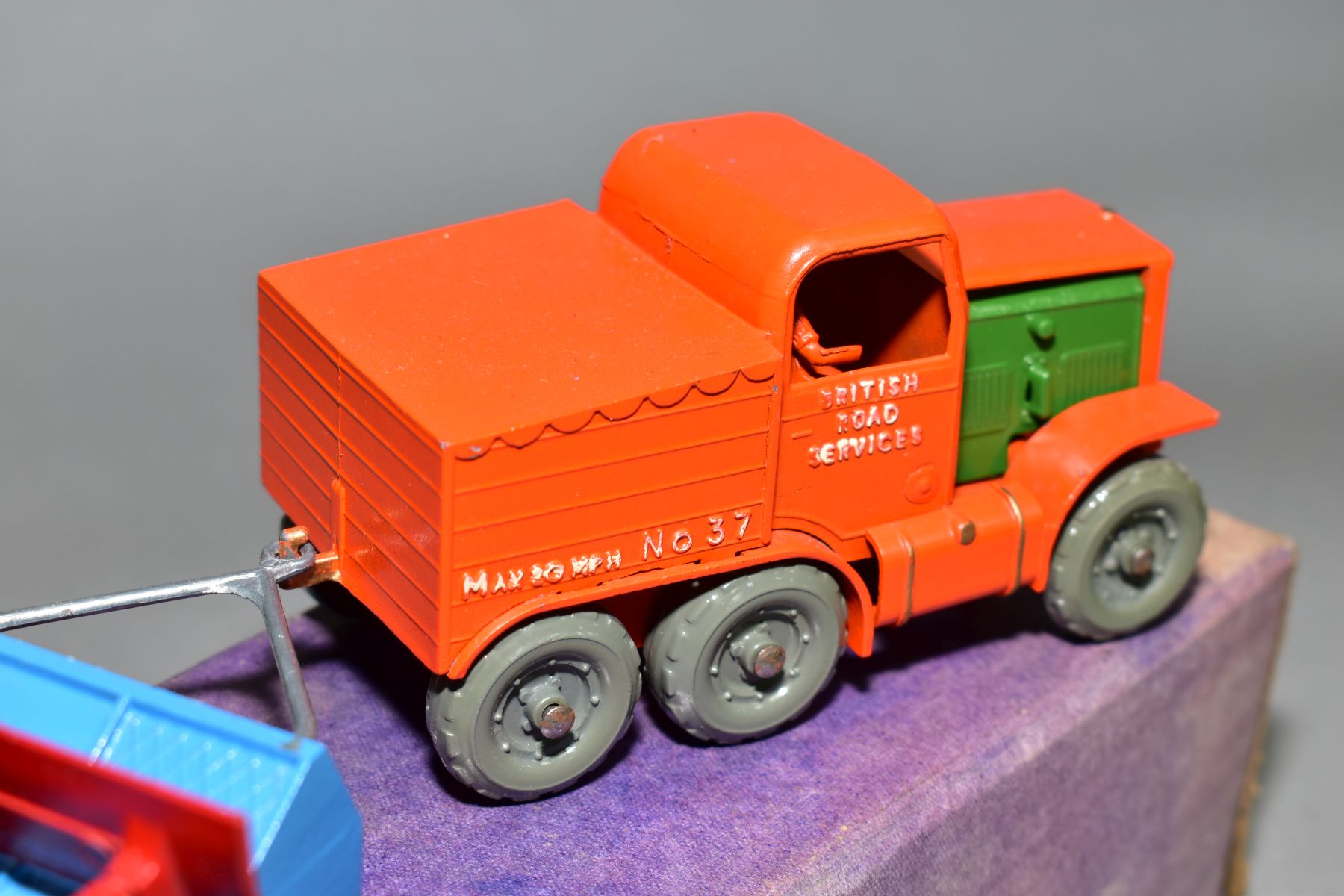 A BOXED LESNEY MOKO PRIME MOVER, TRAILER AND BULLDOZER, orange prime mover with both green engine - Image 5 of 5