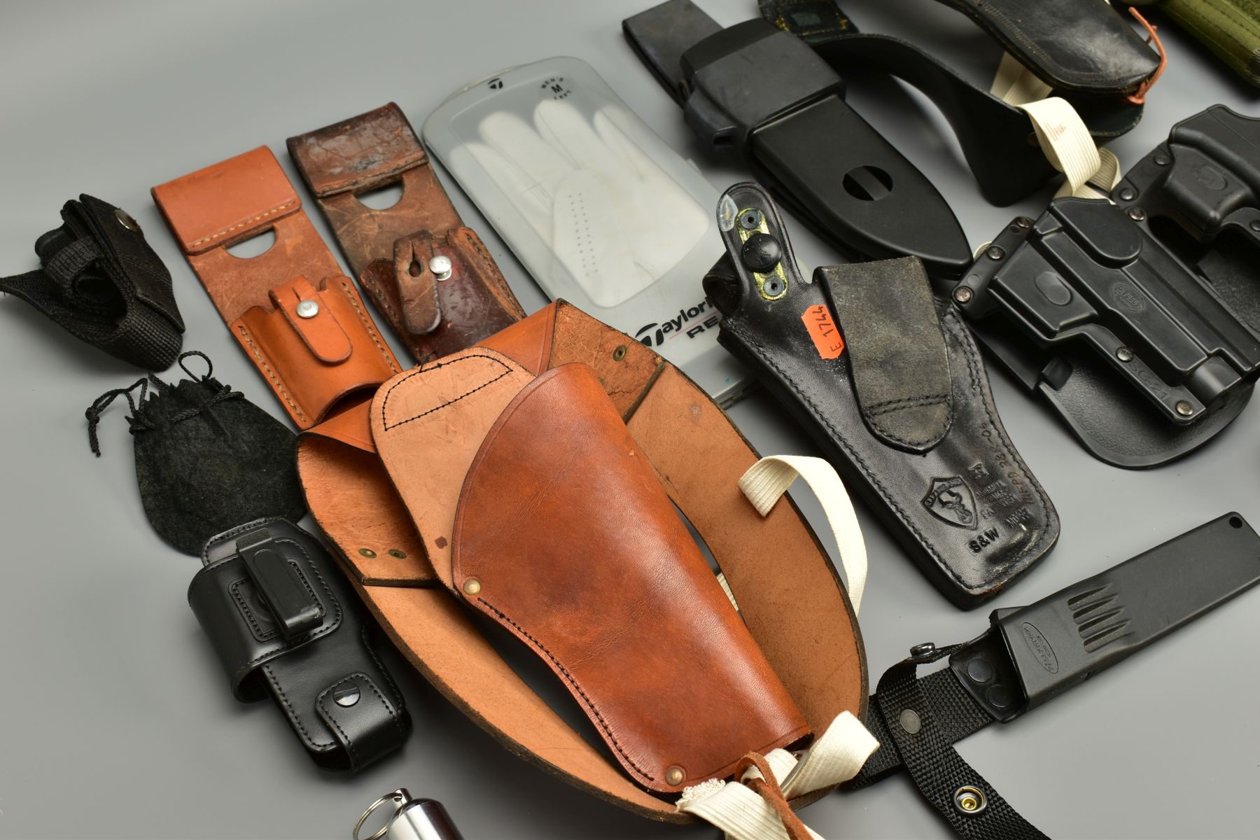 A COLLECTION OF HOLSTERS AND LEATHER ITEMS comprising of two unnamed leather shoulder holsters, - Image 3 of 3