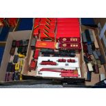 A QUANTITY OF BOXED AND UNBOXED 00 GAUGE ROLLING STOCK, boxed items by Airfix GMR, Hornby and