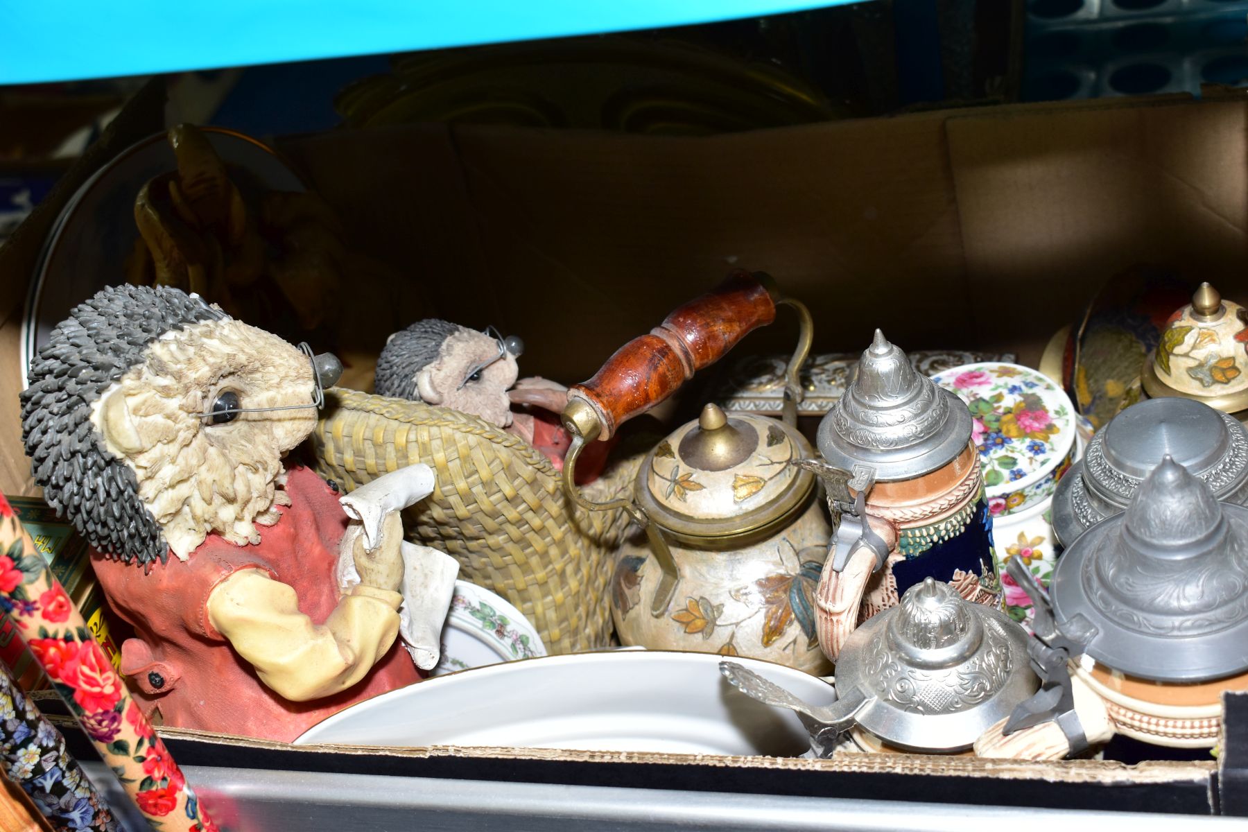 SEVEN BOXES AND LOOSE SUNDRY ITEMS, to include ornaments, brass metal wares, continental wine ewer - Image 8 of 17