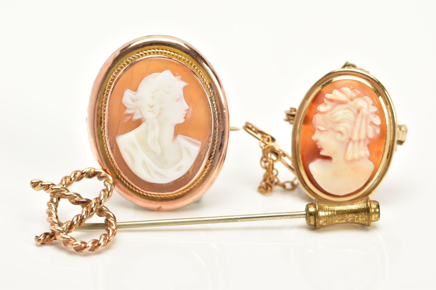 THREE BROOCHES to include two gold cameo brooches depicting maidens in profile, one hallmarked - Image 2 of 3