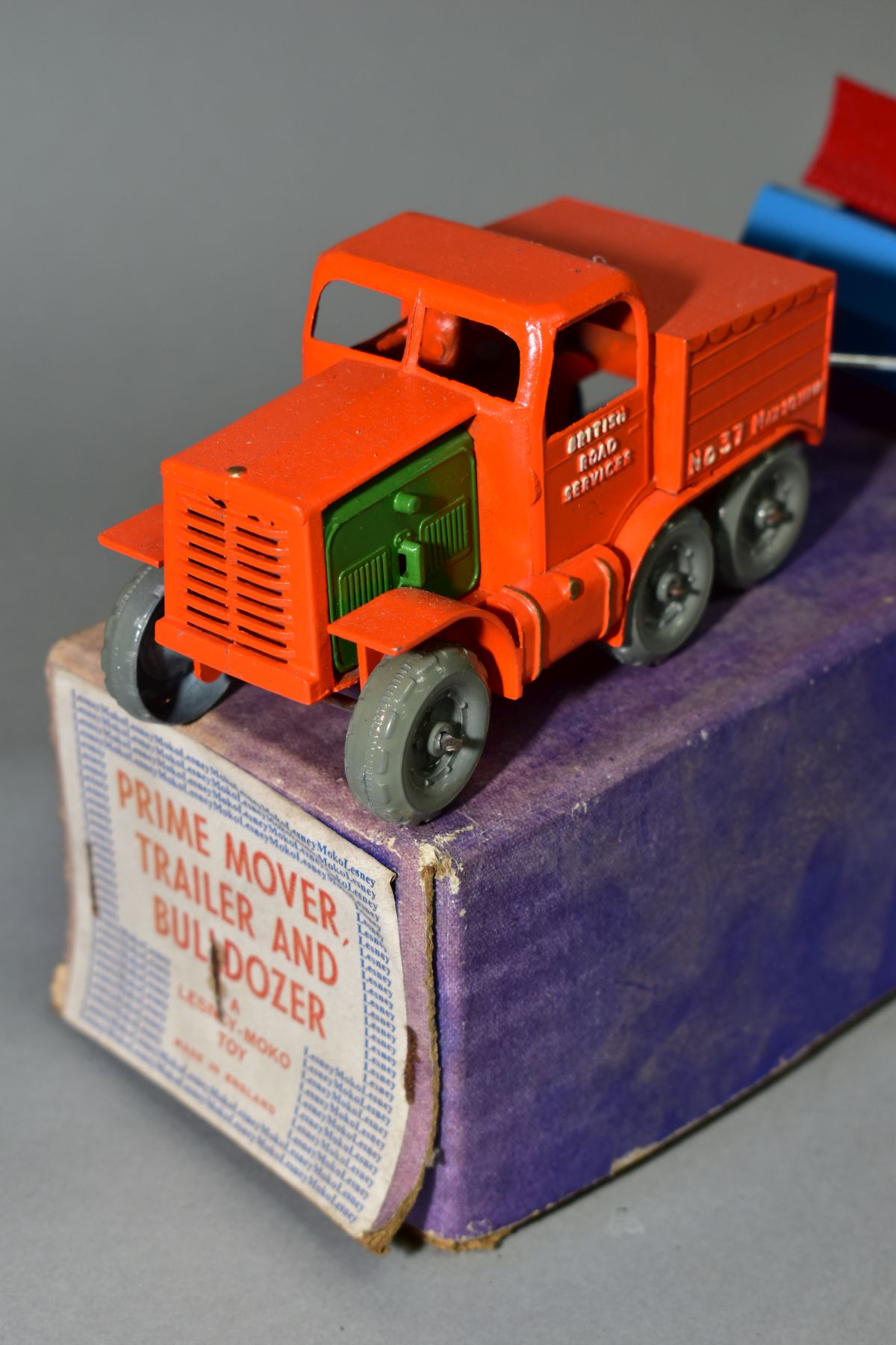 A BOXED LESNEY MOKO PRIME MOVER, TRAILER AND BULLDOZER, orange prime mover with both green engine - Image 2 of 5
