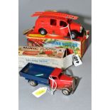 A BOXED TRI-ANG MINIC FIRE ENGINE, NO. 62M, lightly play worn condition, with both ladders (warped),