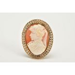 A 9CT GOLD CAMEO BROOCH, of oval design, depicting a lady in profile, open work scallop surround,