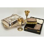 A SELECTION OF METALWARE, to include a black cased gentlemans dressing table set, silver brush set