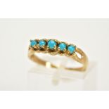 A 9CT GOLD FIVE STONE RING, set with five graduated cabochon turquoise bifurcated shoulders, plain