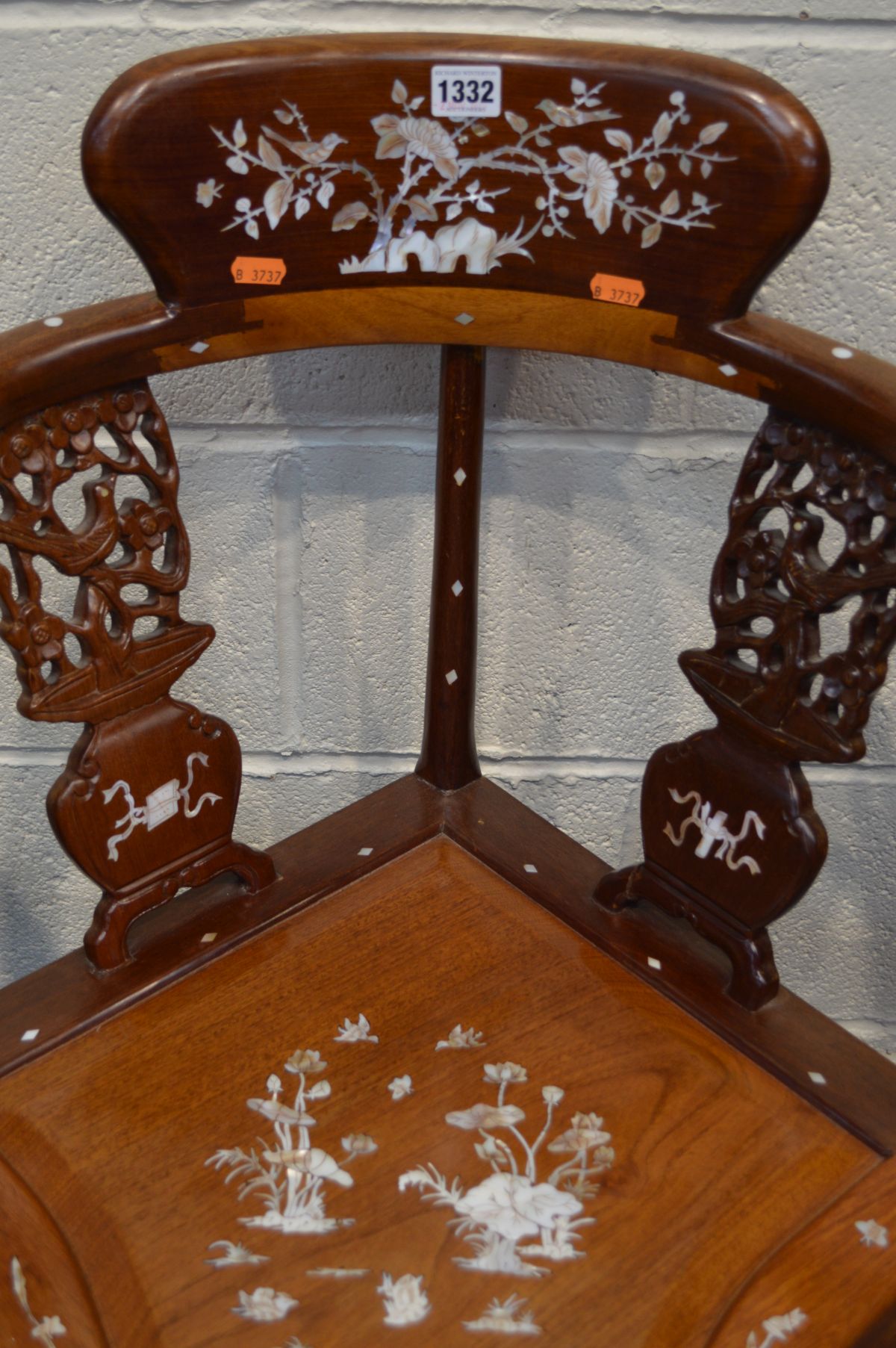 A NEAR PAIR OF MID TO LATE 20TH CENTURY ORIENTAL HARDWOOD CORNER CHAIRS, with mother of pearl - Image 3 of 7