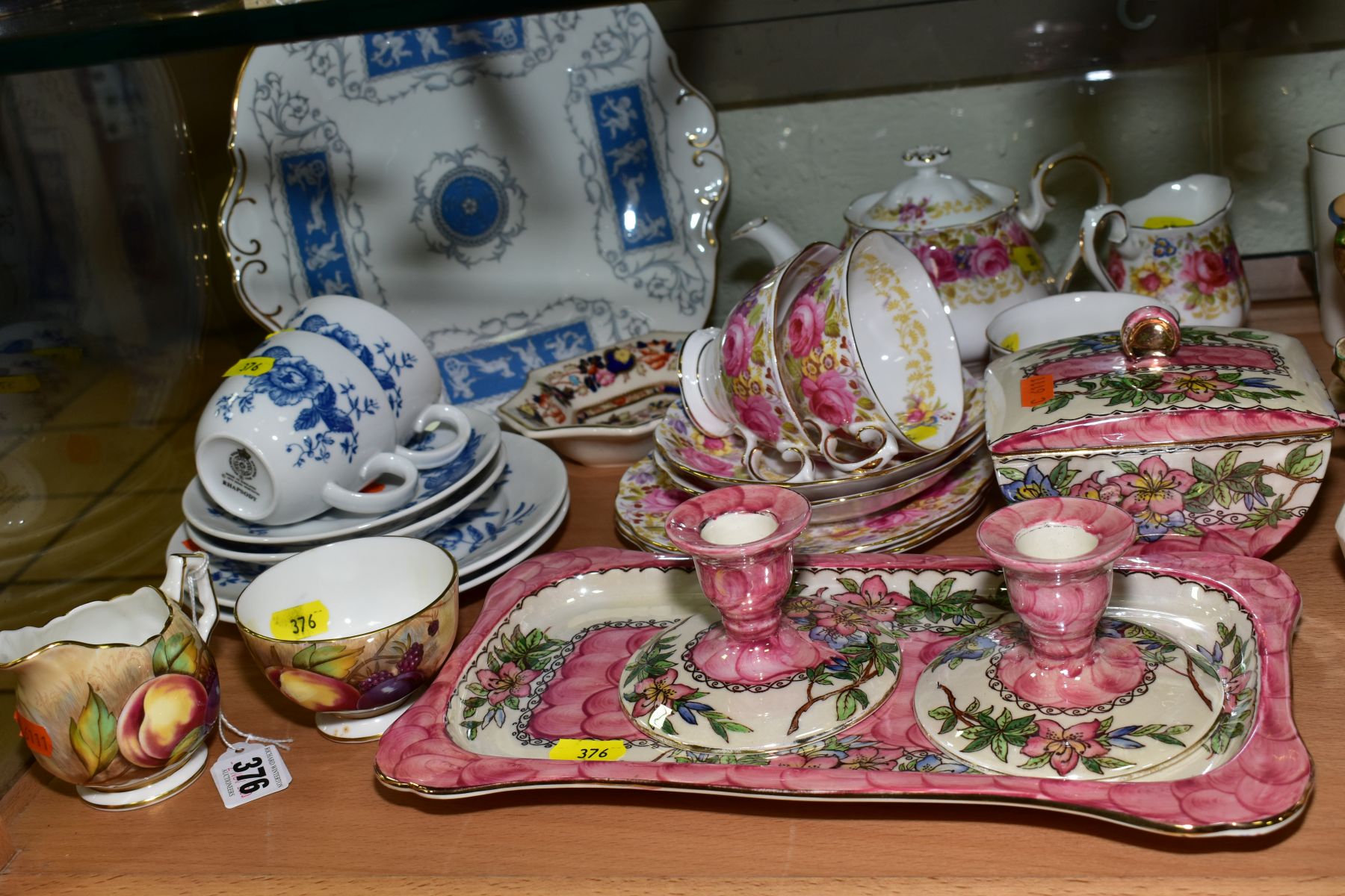 A GROUP OF CERAMICS, comprising Aynsley 'Orchard Gold' cream jug and sugar bowl (green backstamp),