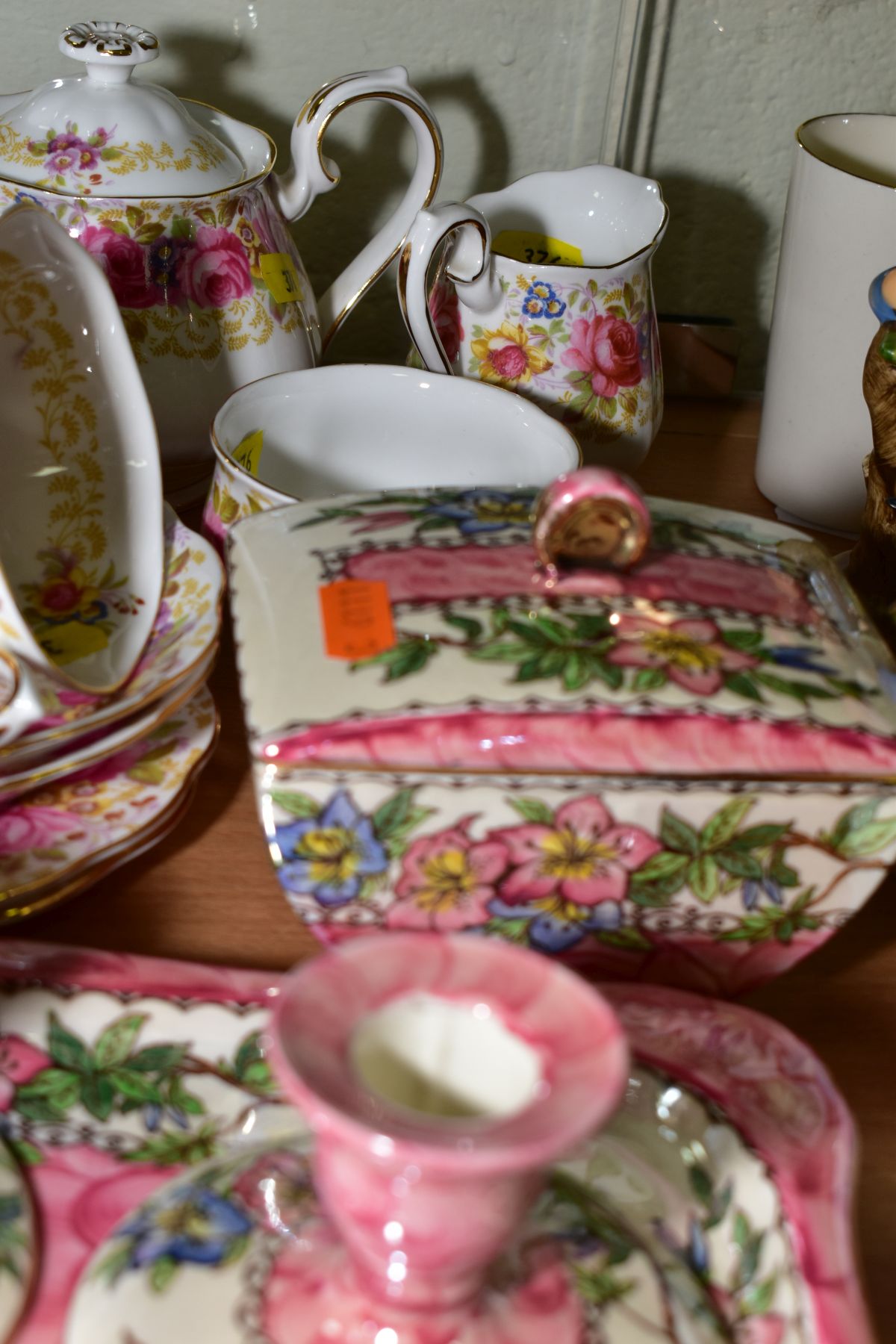 A GROUP OF CERAMICS, comprising Aynsley 'Orchard Gold' cream jug and sugar bowl (green backstamp), - Image 6 of 6