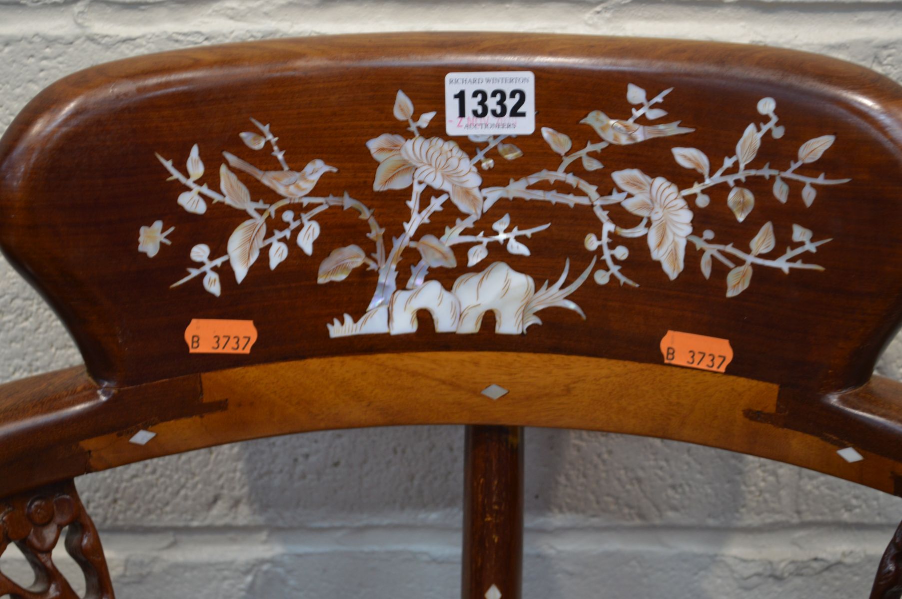A NEAR PAIR OF MID TO LATE 20TH CENTURY ORIENTAL HARDWOOD CORNER CHAIRS, with mother of pearl - Image 4 of 7