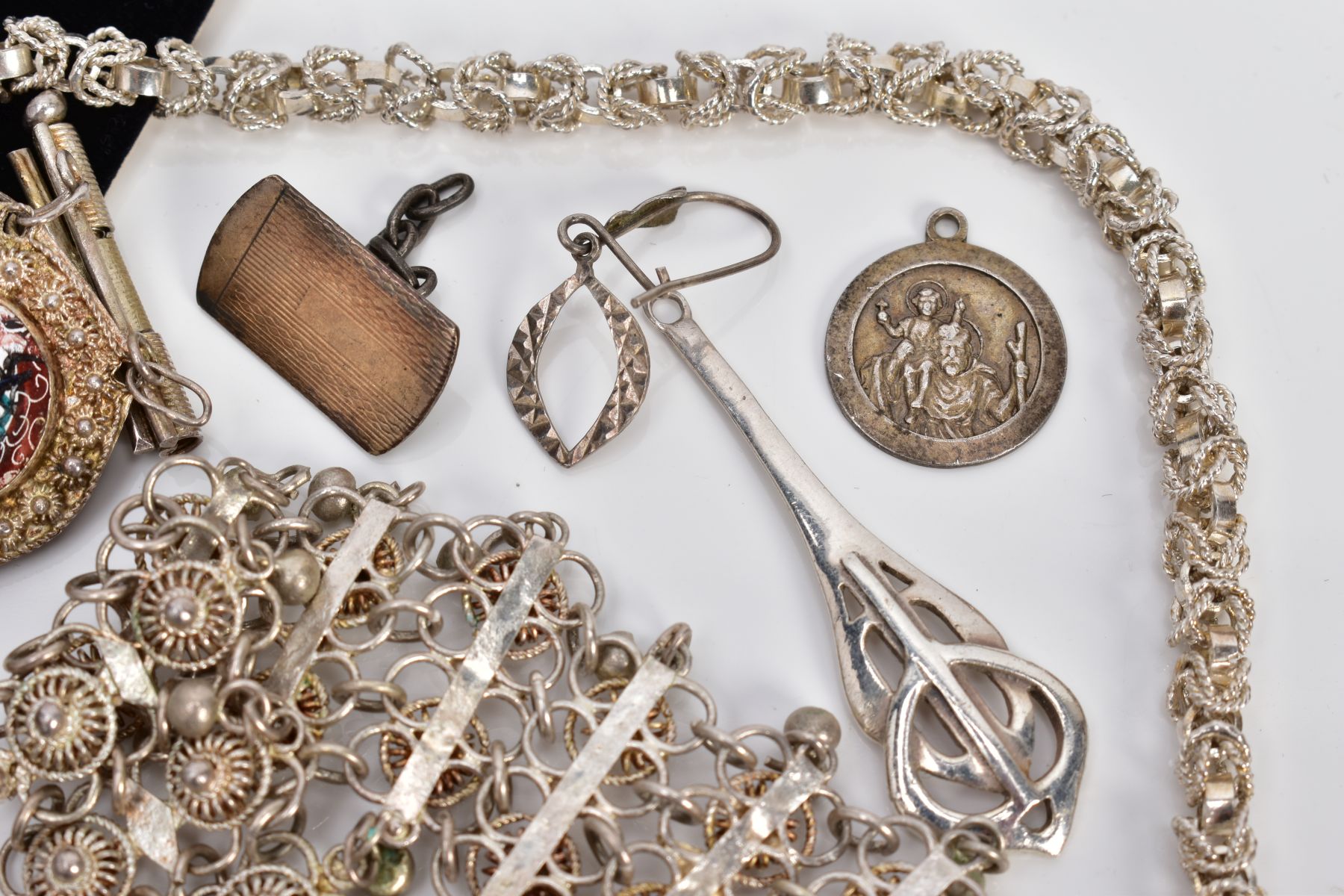 A SELECTION OF JEWELLERY, to include a pair of plain polished drop earrings, stamped 925, two - Image 4 of 5