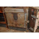 A CROMARTIE LT3 VINTAGE POTTERY KILN 250 volt single phase, 6kw (untested and very rusty externally)