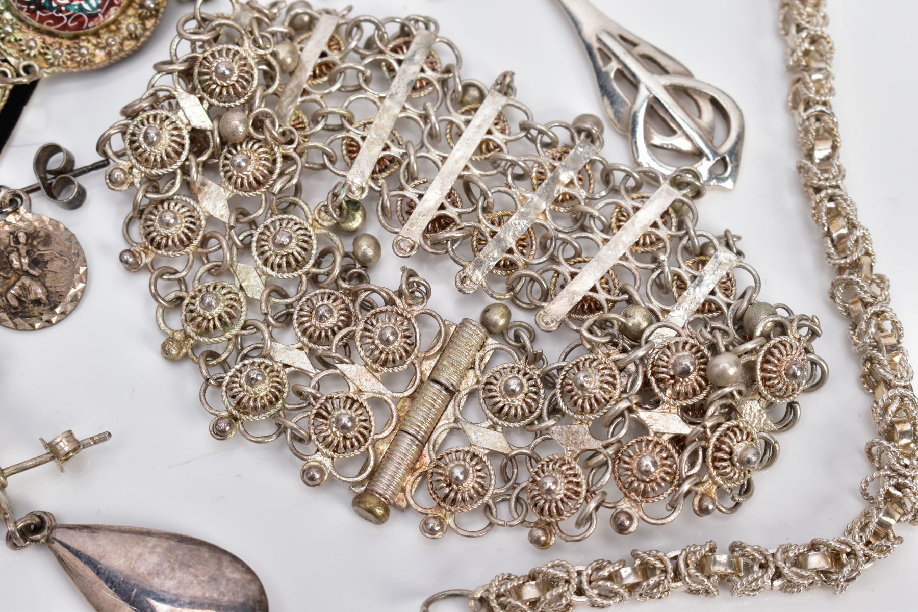 A SELECTION OF JEWELLERY, to include a pair of plain polished drop earrings, stamped 925, two - Image 2 of 5