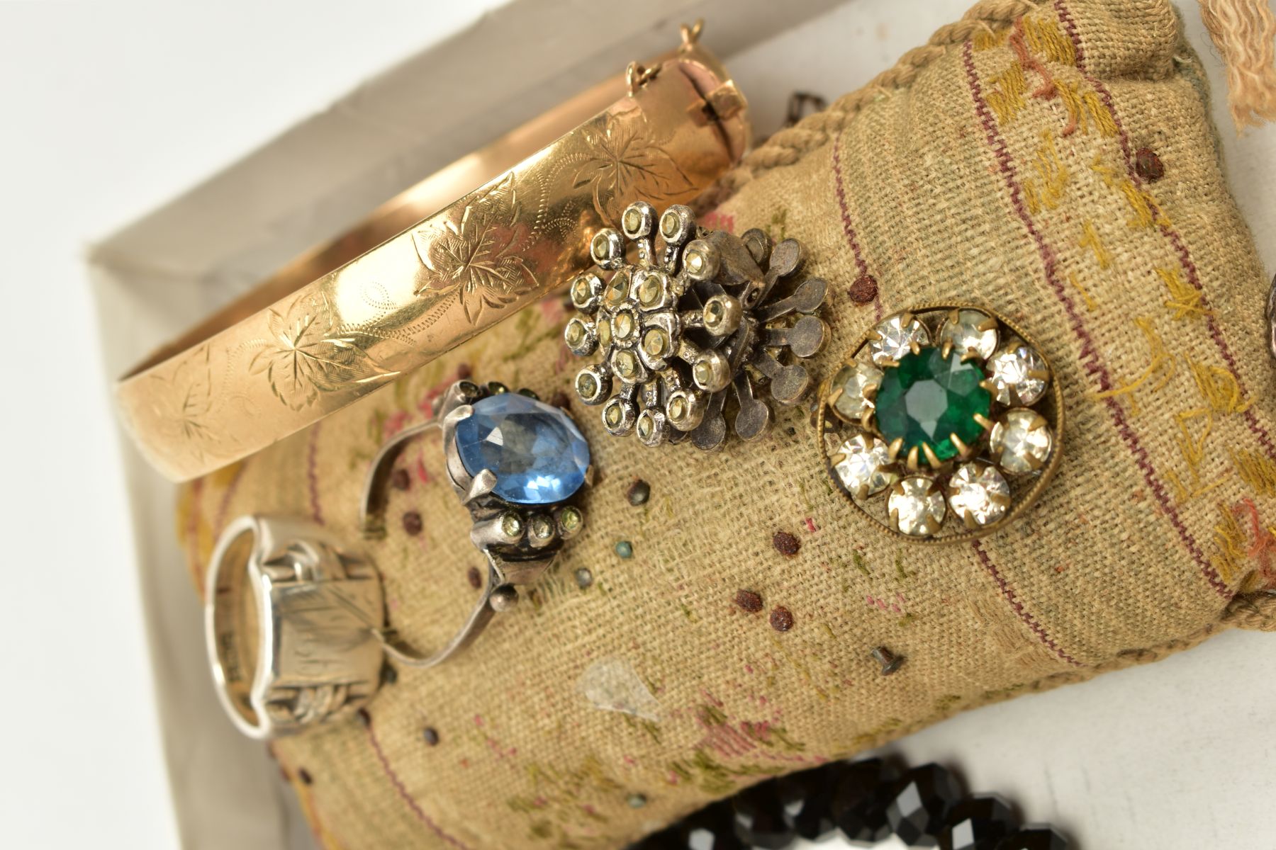 A MIXED LOT OF VICTORIAN AND EDWARDIAN ITEMS, to include a silver Edwardian floral engraved bow - Image 2 of 5