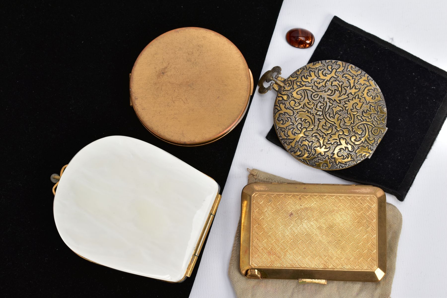 FOUR COMPACTS, to include a circular compact with white guilloche and floral enamel, a white shell - Image 2 of 2