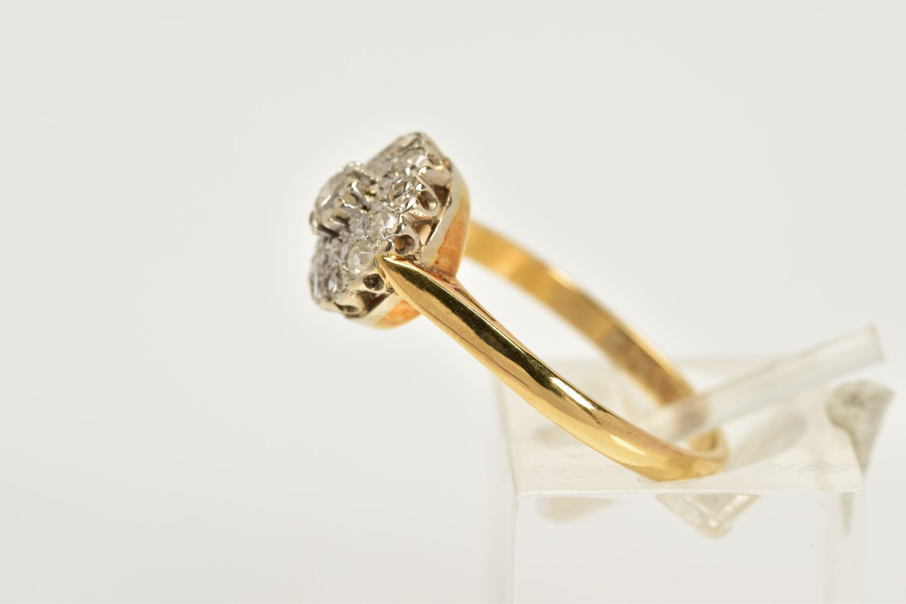 AN 18CT GOLD DIAMOND CLUSTER RING, the tiered cluster set with a central round brilliant cut - Image 2 of 3