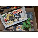 A QUANTITY OF UNBOXED AND ASSORTED N GAUGE MODEL RAILWAY ITEMS, to include Graham Farish class 4P