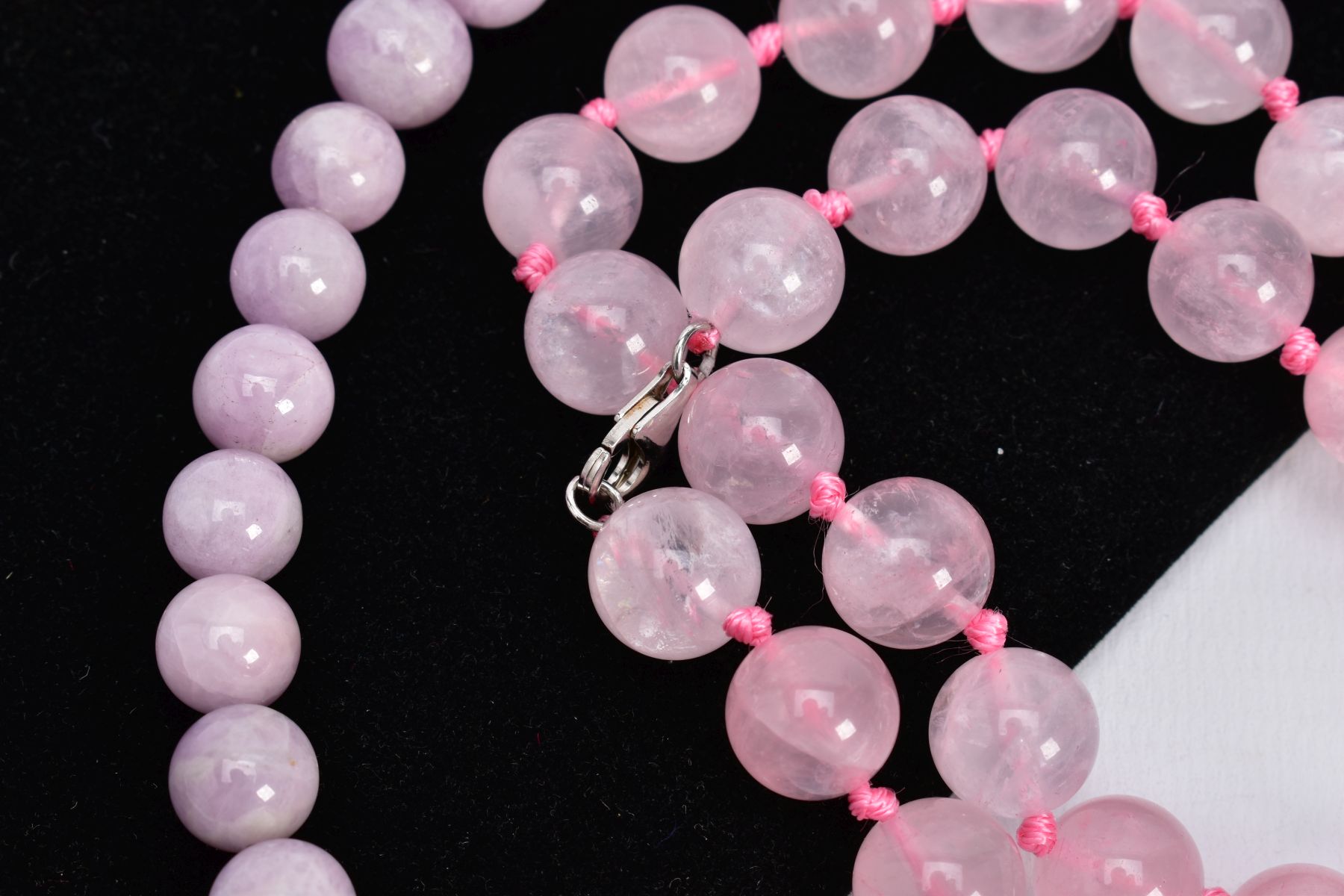 ROSE QUARTZ AND LAVENDER JADE BEAD NECKLACES, the first designed with rose quartz circular beads, - Image 3 of 3