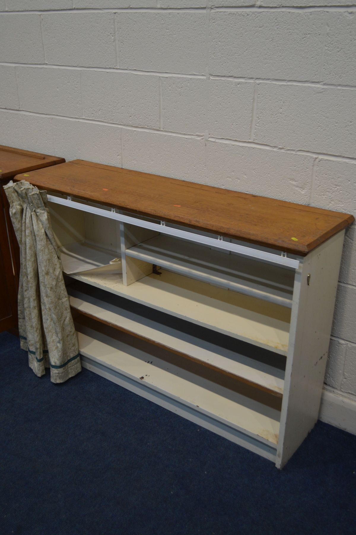 AN EARLY 20TH CENTURY GOLDEN OAK TWO DOOR CUPBOARD, width 125cm x depth 36cm x height 89cm, together - Image 4 of 4