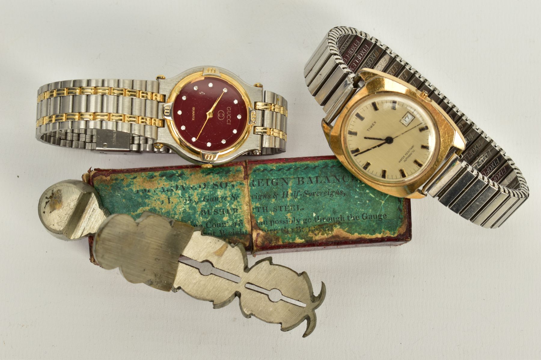 TWO GENTS WRISTWATCHES AND A PAIR OF SOVEREIGN SCALES, to include a 'Timex' gold coloured dial, - Bild 3 aus 3