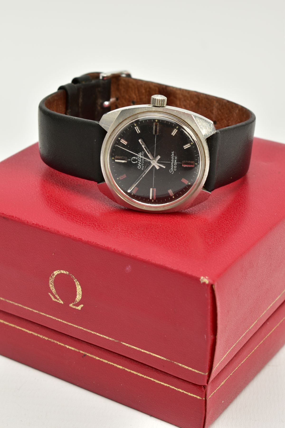 A GENTS OMEGA AUTOMATIC SEAMASTER COSMIC WRISTWATCH, black dial, baton markers, silver coloured - Bild 3 aus 6