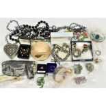 A SELECTION OF MAINLY COSTUME JEWELLERY, to include a white metal ring, set with a pear cut pink