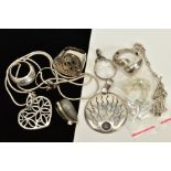 A SELECTION OF WHITE METAL JEWELLERY, to include an openwork heart pendant stamped 925, suspended