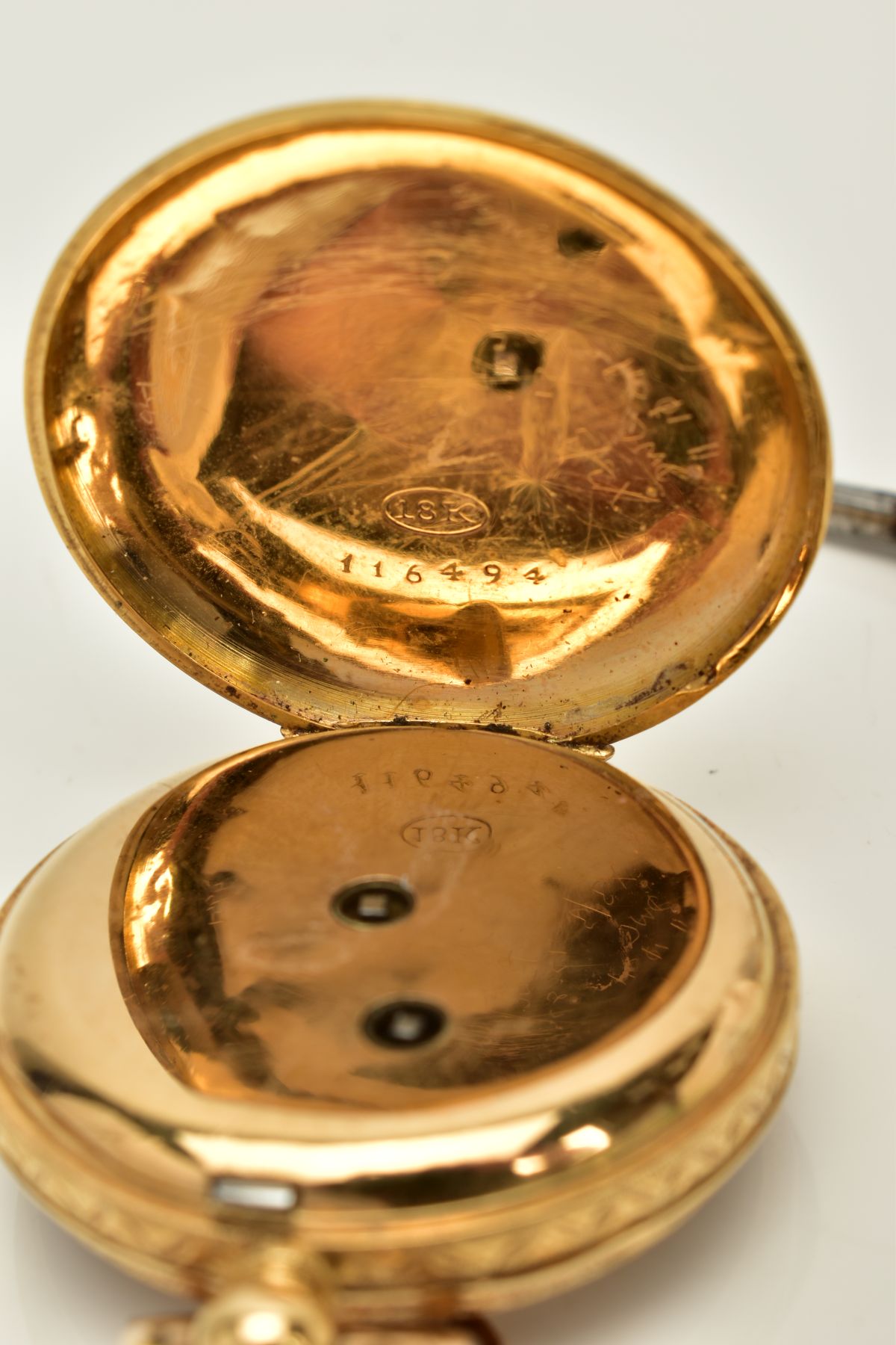 A VICTORIAN FOB POCKET WATCH, with a gold floral dial, Roman numerals, blue hand (missing a hand), - Bild 4 aus 5