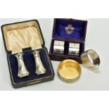 A SELECTION OF SILVER ITEMS, to include a cased George V salt and pepper pot, of a plain polished