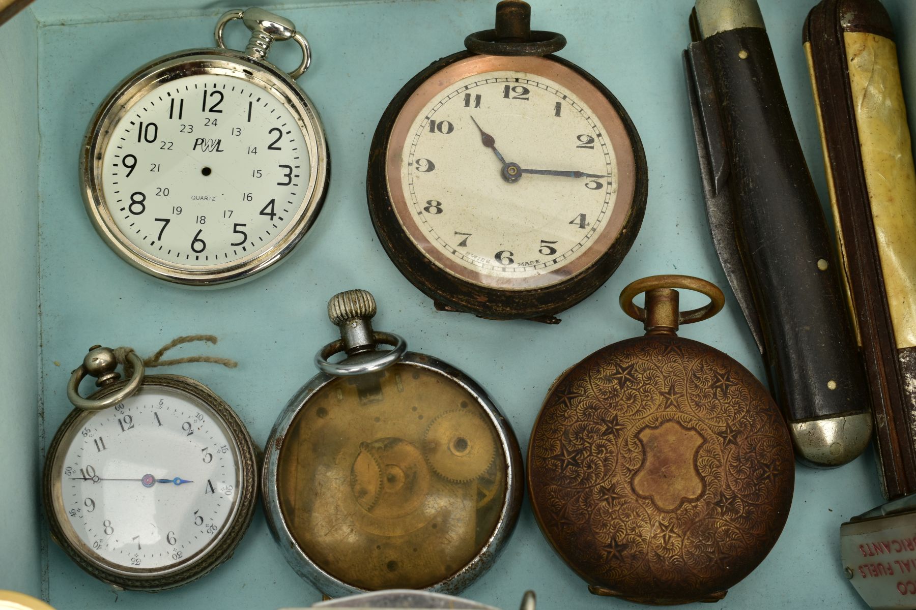 A BOX OF POCKET WATCHES AND FRUIT KNIVES, to include a small open faced pocket watch, white dial, - Image 4 of 6