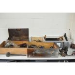 FIVE TRAYS CONTAINING WOODWORKING AND METALWORKING TOOLS including Marples wood chisels,