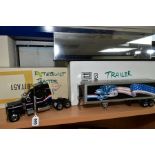A BOXED FRANKLIN MINT 1/24 SCALE PETERBILT MODEL 379 ARTICULATED TRACTOR UNIT AND REFRIGERATED 40'