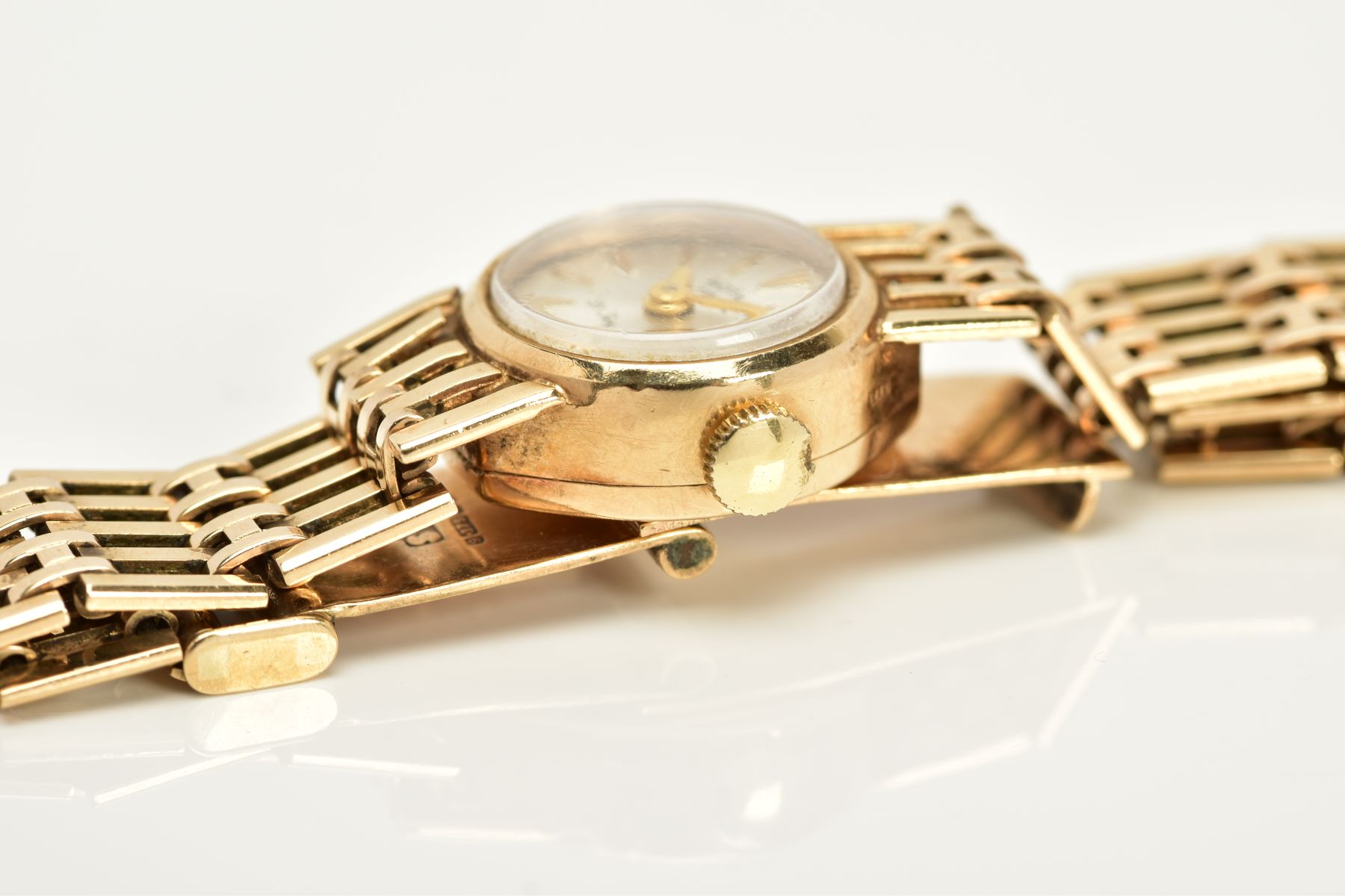 A 9CT GOLD LADY'S HAND WOUND 'ROTARY' WRISTWATCH, silver dial, baton markers, gold coloured hands, - Image 4 of 5