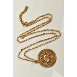 A 9CT GOLD ZODIAC PENDANT NECKLACE, the pendant of circular design, depicting a crab for the '
