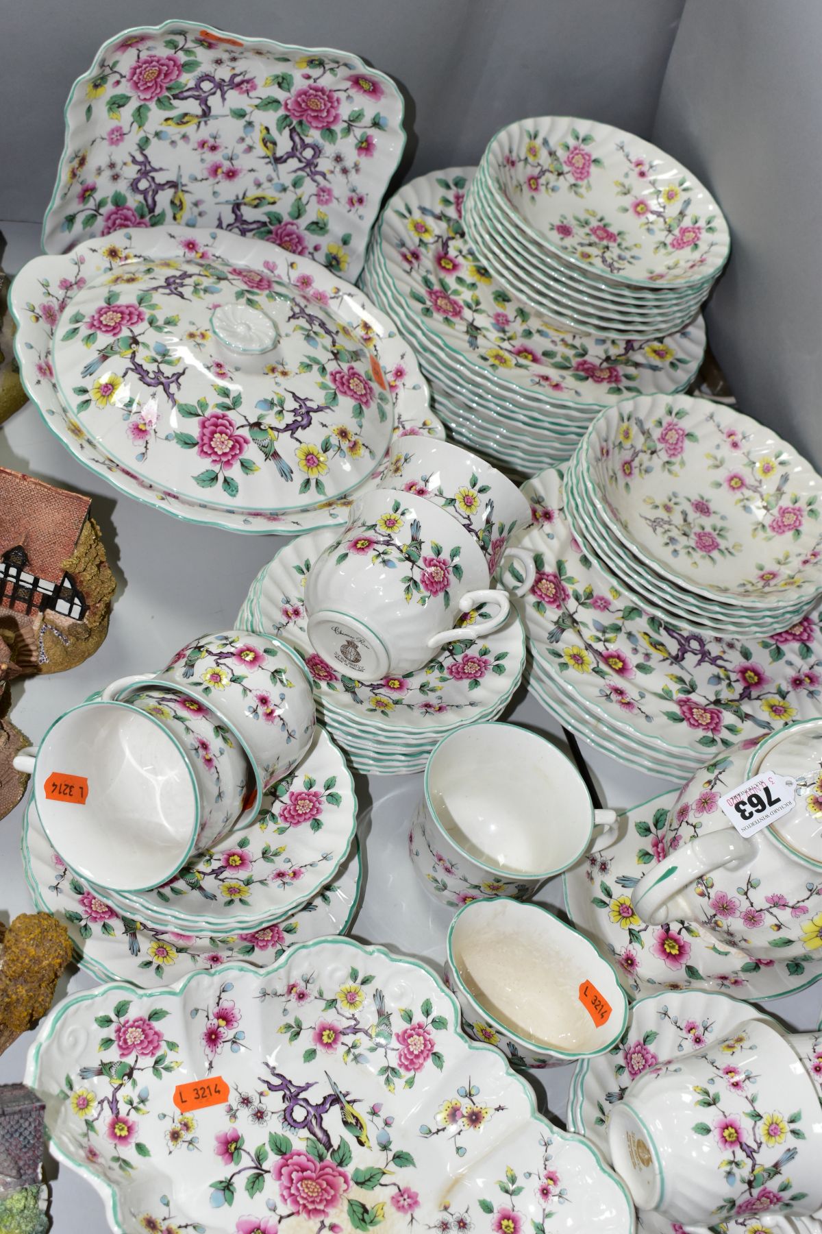 AN OLD FOLEY 'CHINESE ROSE' PATTERN DINNER SERVICE, varying amounts, nine cups, fifteen saucers, six - Image 3 of 5