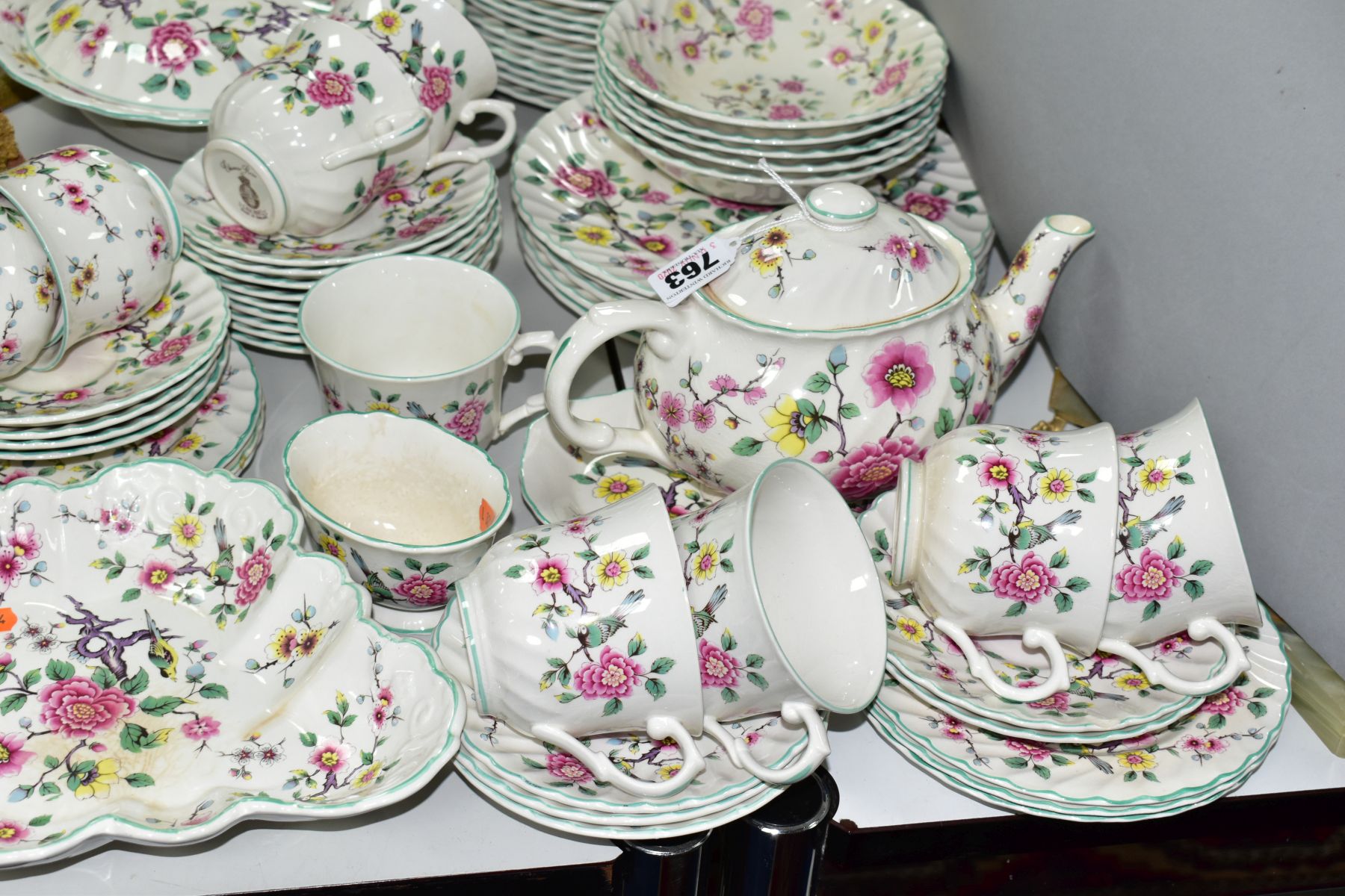 AN OLD FOLEY 'CHINESE ROSE' PATTERN DINNER SERVICE, varying amounts, nine cups, fifteen saucers, six - Image 2 of 5