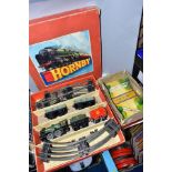 A BOXED HORNBY 0 GAUGE CLOCKWORK GOODS SET, No 20, comprising No 20 locomotive, No 60985, B.R. green