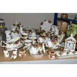 ROYAL ALBERT 'OLD COUNTRY ROSES' TEA AND DINNER WARES ETC, to include four teacups and saucers, four