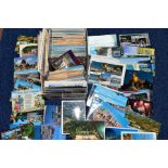 POSTCARDS, several hundred modern 'tourist' postcards from around the World