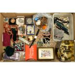 A MISCELLANEOUS COLLECTION, to include various costume jewellery items, watches and a wooden