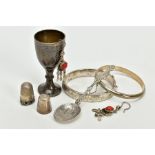 A SELECTION OF ITEMS, to include a half foliate engraved hinged bangle, hallmarked Chester, a