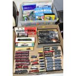 A QUANTITY OF BOXED AND UNBOXED N GAUGE MODEL RAILWAY ITEMS, to include boxed Hornby Minitrix