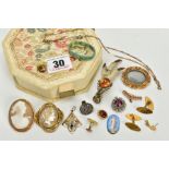 A CREAM HEXAGONAL JEWELLERY BOX WITH CONTENTS, a silver grouse fot brooch set with an oval cut