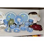 A COLLECTION OF WEDGWOOD JASPERWARE AND AYNSLEY GIFTWARE, etc, including pale blue jasperware pin