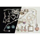 A COLLECTION OF WHITE METAL ASSORTED JEWELLERY ITEMS to include a pair of turquoise stud earrings, a