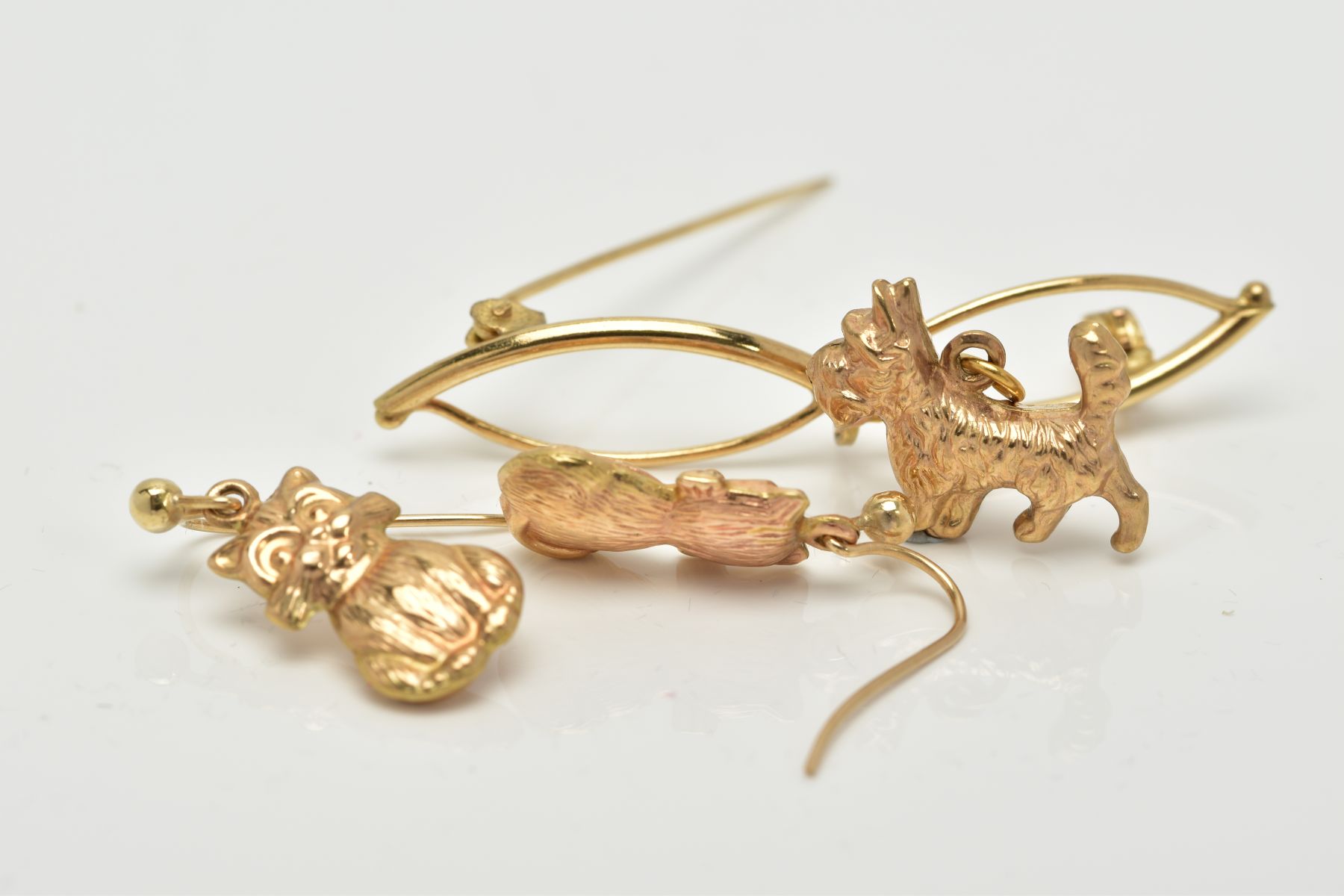 A 9CT GOLD OPENWORK BAR BROOCH AND A PAIR OF YELLOW METAL DROP EARRINGS, the openwork brooch, of a - Image 2 of 4